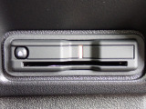■【ETC車載器】が装備されています。セットアップをしてお渡しとなり、ETCカードを差し込むだけで高速道路の利用が可能です。