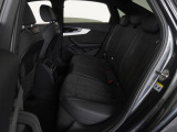 アウディ認定中古車は1年間、走行距離無制限の認定中古車保証が無償で付帯されます。