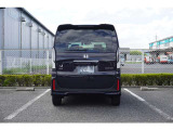 リアビューです。荷物の積み降ろしがしやすい設計です。