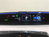 とっても見やすいメーターです。夜間時はラグジュアリーな気分にさせてくれる照明が魅力ですので、夜のドライブも楽しみになりますよ♪