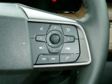 ハンドルスイッチで車両設定・オーディオの選曲や音量調整などが出来、安全性もアップ。