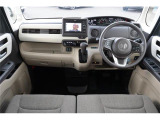 前席全体 目線も高く広い視界で安心して運転することができますね!