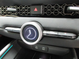 エアコンの調節や車内セッティングをワンボタン・ワンダイヤルでまとめて操作できるエクスペリエンスセレクションダイヤルを装備しています。