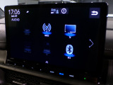 CD、DVD、Bluetooth、AM、FM、スマートフォン接続ができます。