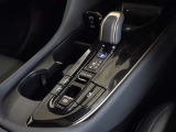 電動パーキングブレーキ・ブレーキホールドを装備してます。ホールド機能は信号待ちが多い一般道で疲労軽減になり、大好評です!