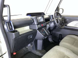 見通しのよいすっきりとした視界で、誰でも運転しやすいです。運転のしやすさは疲れにくさにも繋がりますよ♪