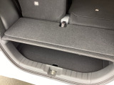 アイデア次第でいろいろな使い方ができる広くて使い勝手のいい荷室。