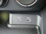 携帯電話等の充電が可能です。