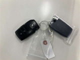 スペアキーあります。どちらも電池交換して納車します
