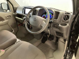見通しのよいすっきりとした視界で、誰でも運転しやすいです。運転のしやすさは疲れにくさにも繋がりますよ♪