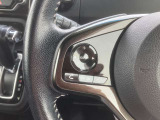 ステアリングスイッチが付いているので、運転中でも音量調整やチャンネル変更がスムーズにできちゃいます♪