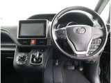 見通しのよいすっきりとした視界で、誰でも運転しやすいです。運転のしやすさは疲れにくさにも繋がりますよ♪