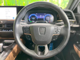 【純正革巻きステアリング】上質な革を使用することで、手にしっかり馴染みとても運転しやすいハンドルです♪