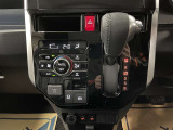 オートエアコン♪お好みの温度に設定するだけで車内を快適空間にしてくれますよ♪