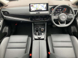 前席内装の全体像です。是非実車をご覧にお越し下さい。