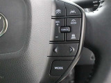レーダークルーズコントロール作動時に車線維持に必要な運転操作の支援を行う「レーントレーシングアシスト(LTA)」を搭載しています。