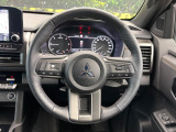 【純正革巻きステアリング】上質な革を使用することで、手にしっかり馴染みとても運転しやすいハンドルです♪