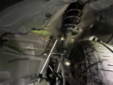 お車を安心してお乗りいただく為には、足回りの定期点検が欠かせません。サービスサポート(有償保証)では無料点検もご提供しており、安心のカーライフをお過ごしいただけるサポート体制が整っています。