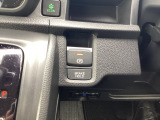電動パーキングブレーキ装着車両です。ブレーキホールド機能など運転アシストも充実します。