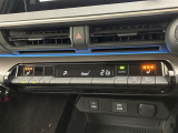 オートエアコンは温度を設定するだけで、自動で風量などを設定してくれます。運転しながら操作も必要ないので、安全性も向上します。