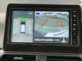 大画面9インチナビでクルマを上空から見下ろしているかのように、状況を把握できます。ハンドルを回転させると、車の動きが確認できたり、センサーの反応する位置が見えたりするのもとても便利ですね!!