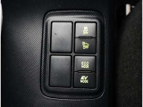 VSC(Vehicle Stability Control)付です。 横滑りを防止する装置です。 万が一の時に作動する、安全のための装置です。
