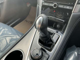 シフトレバーは簡単操作で運転もしやすくなっております!!