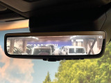 【デジタルインナーミラー】後席の大きな荷物や同乗者で後方が確認しづらい時でも安心!カメラが撮影した車両後方の映像をルームミラー内に表示。クリアな視界で状況の確認が可能です!