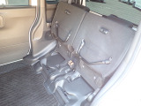 ◆チップアップ&ダイブダウン機構付【ULTR SEAT】は後席座面を左右分割で跳ね上げることができます。トランクで積載できない背の高い荷物をラクラク収納できます。ホンダ車ならではの人気装備です。