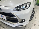 【LEDヘッドライト】悪天候や夜間走行時も良好な視界を確保し安心して運転できる高輝度LEDヘッドライトを装備!点灯速度が早く、消費電力も抑えられています。