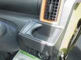 運転席ドリンクホルダー◎
