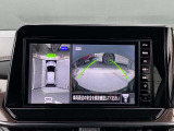 上から見下ろしているような映像で駐車はもちろん、狭い道でのすれ違いも安心です!