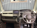 フロントガラスが大きく、ワイドな視界で運転もしやすくなるように、設計されています。