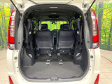 普段のお買い物や通勤、送迎等に十分な荷室スペースを確保しております。セカンドシートを倒すと、大きな荷物の積載も可能です♪