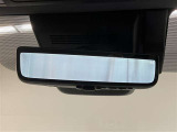 後方確認をミラーではなくカメラ映像で確認出来るデジタルインナーミラーを搭載!荷物があり、後方確認が出来ない時や雨天時などにとても便利☆