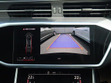 バックカメラ駐車時、後退時に後方を確認する事ができる安全快適装備になります映像だけでなくセンサーにより障害物の距離もドライバーに直感的に伝えてくれる機能になります。