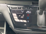 ◆エアコン◆温度の設定をしてAUTOボタンを押すだけ簡単。車内を快適な温度に保ってくれます