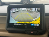 バックカメラが付いておりますので目視では確認しきれない部分を映しだしてくれるので事故防止に役立ちます。