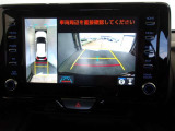 バックモニター付きで慣れない駐車場や車庫入れをサポートします。