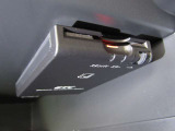 音声案内タイプETC装備☆最近はETC搭載車専用の高速道路出入り口も増えてきました。ETCがあれば、キャッシュレスで料金所をノンストップで通過できます。