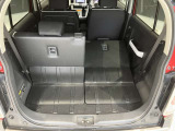 後部座席のシートアレンジでお荷物を載せる時に活躍します!左右片方ずつ倒すことも可能で色んなシーンで大活躍♪折り畳み自転車を載せている方もいらっしゃいます☆