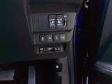 ビルトインタイプの【ETC】で見た目もスッキリ。高速道路の利用にとても便利です。【安全装置】衝突被害軽減ブレーキ・横滑り抑制機能・路外逸脱制御機能も付いていますので安心です。
