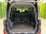 普段のお買い物や通勤、送迎等に十分な荷室スペースを確保しております。セカンドシートを倒すと、大きな荷物の積載も可能です♪