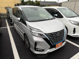 低価格で良質なお車を全社総台数2,000台以上の在庫からお選びいただけます。営業時間 10:00〜19:00