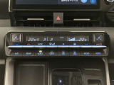 エアコンと前席シートヒーターのスイッチ部です。