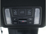デュアルパワースライドドア&パワーバックドア装備!運転席周りのスイッチひとつで各ドアを自動で開閉でき楽々スムース♪スマートキーを携帯していれば、スイッチを押すだけで解錠&ドアオープンできます♪