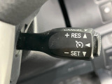 【クルーズコントロール】高速道路もラクラク走行。アクセルを離しても一定速度で走行ができ、長距離運転時の負担を軽減!加速・減速も簡単なスイッチ操作で調整できます。