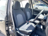 運転席シート廻りは使用感も少なく、良好な状態となっています。前オーナー様が丁寧に使っていたことがよくわかりますね。