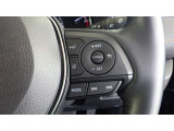 レーダークルーズコントロール(全車速追従機能付)付きです。車速に応じて追従支援してくれるので、ロングドライブも快適です
