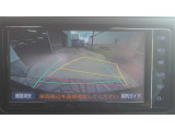 バックガイドモニターで、後方を確認しながら安心して駐車することができます。運転初心者も熟練者も必須の機能ですよ!
